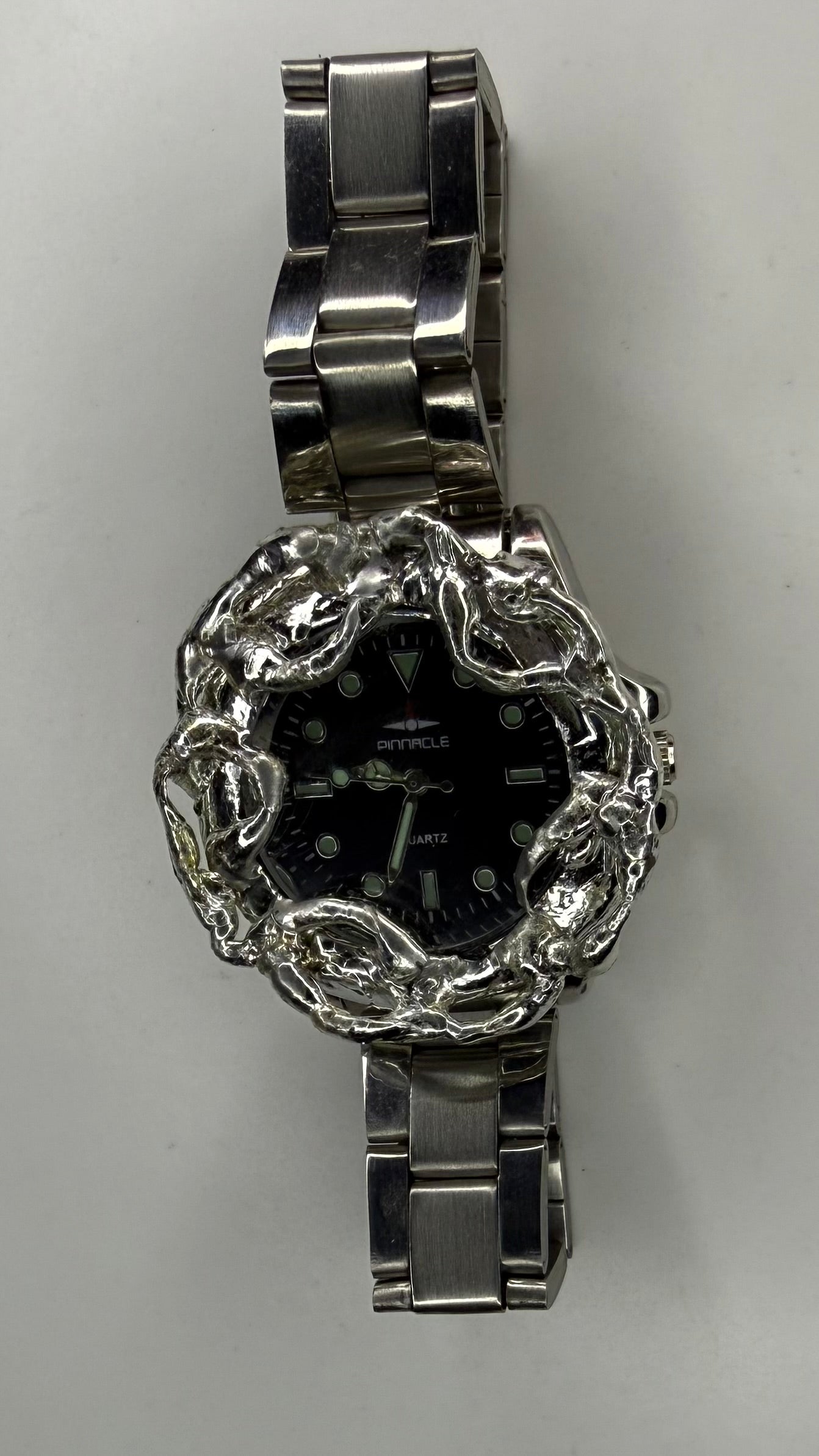 Wavy watch