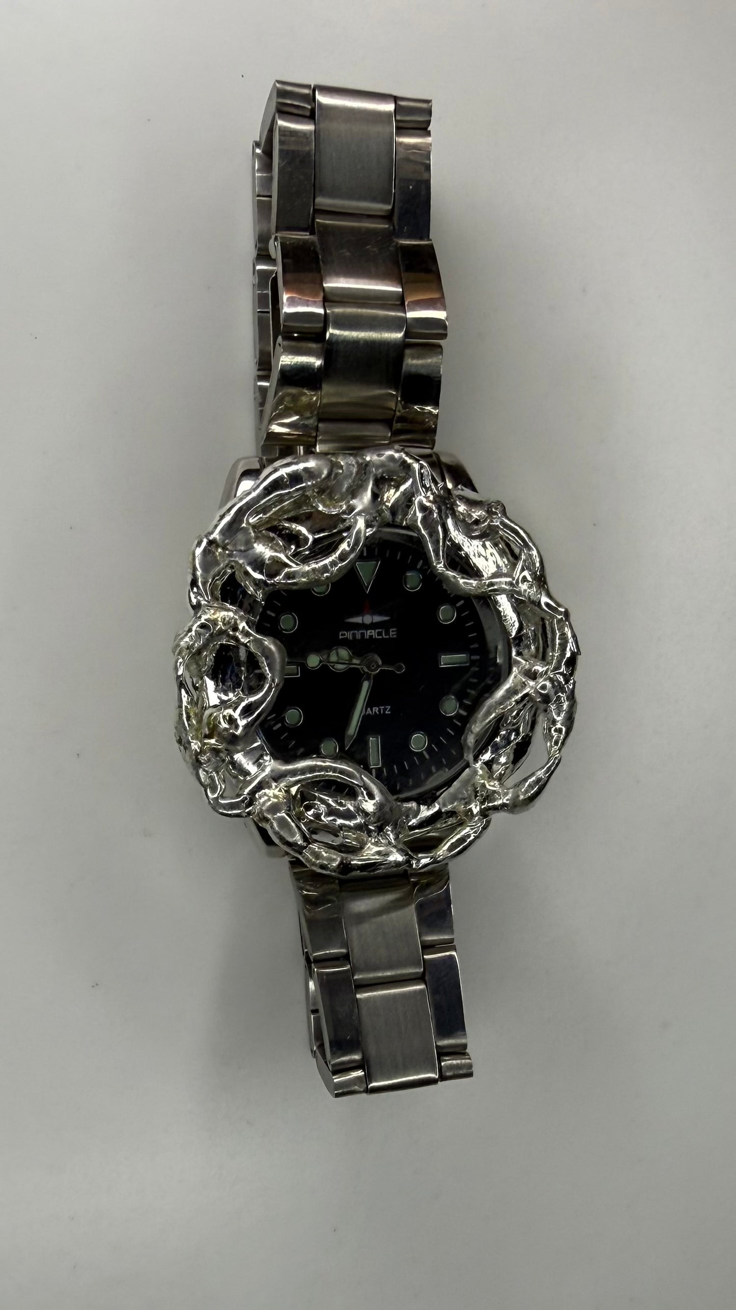 Wavy watch