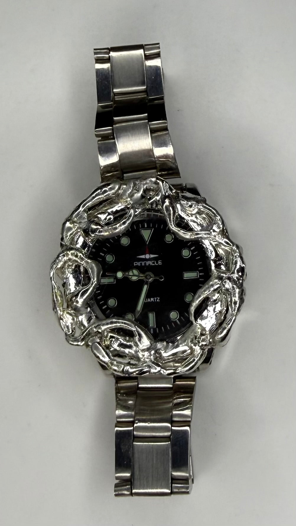 Wavy watch