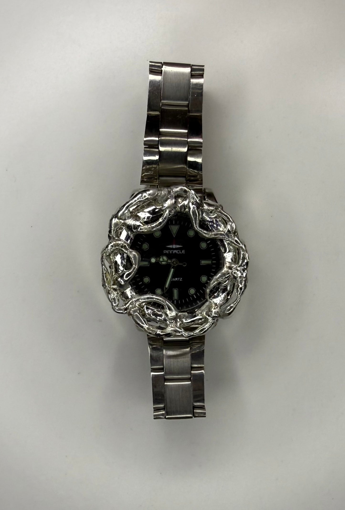 Wavy watch