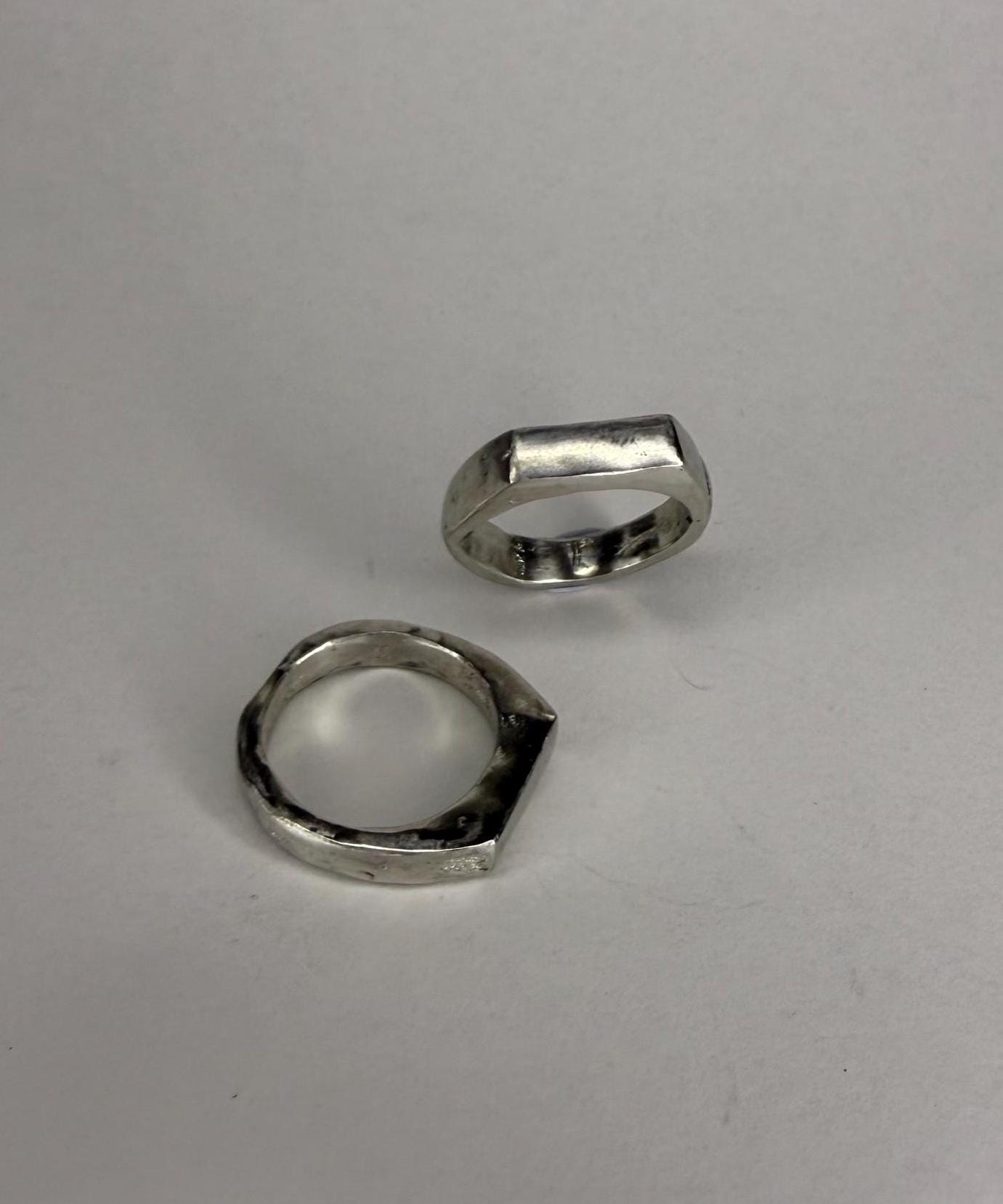 Rectangular signet ring