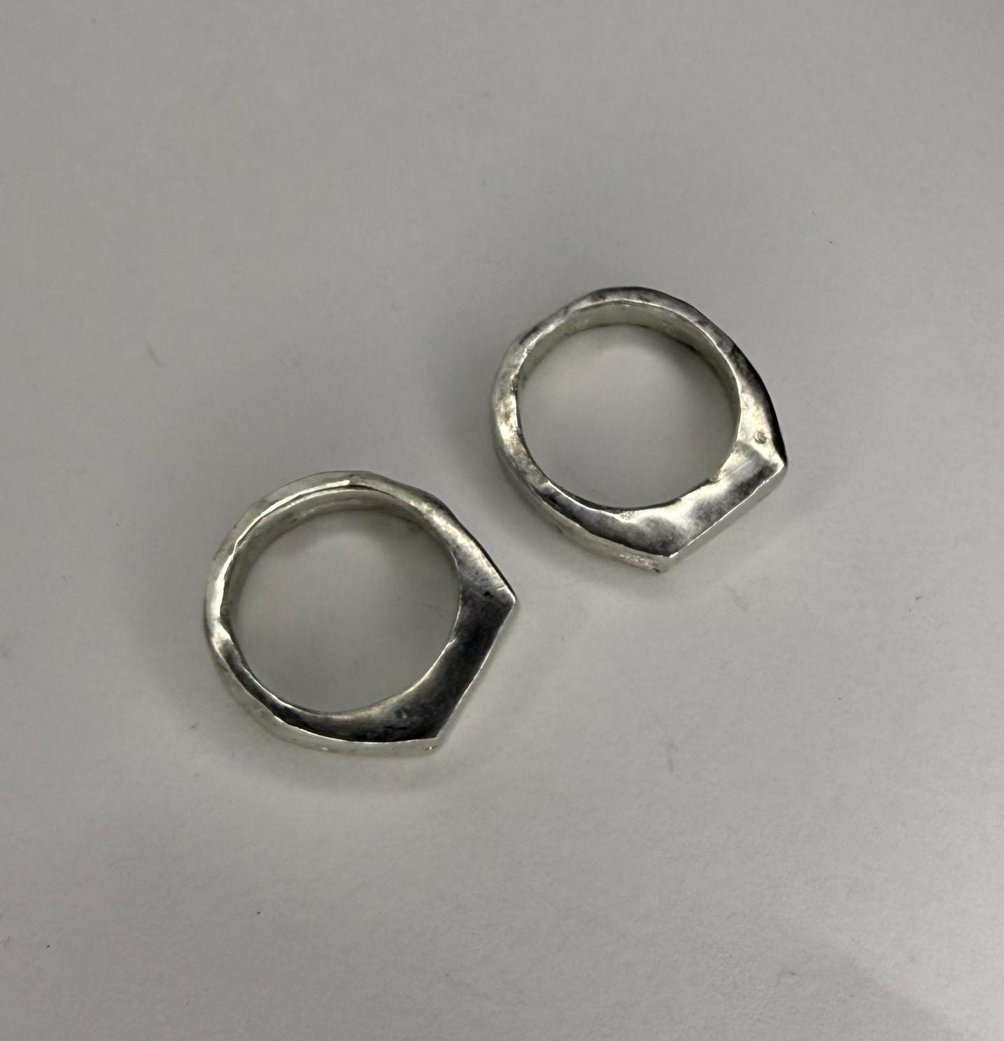 Rectangular signet ring