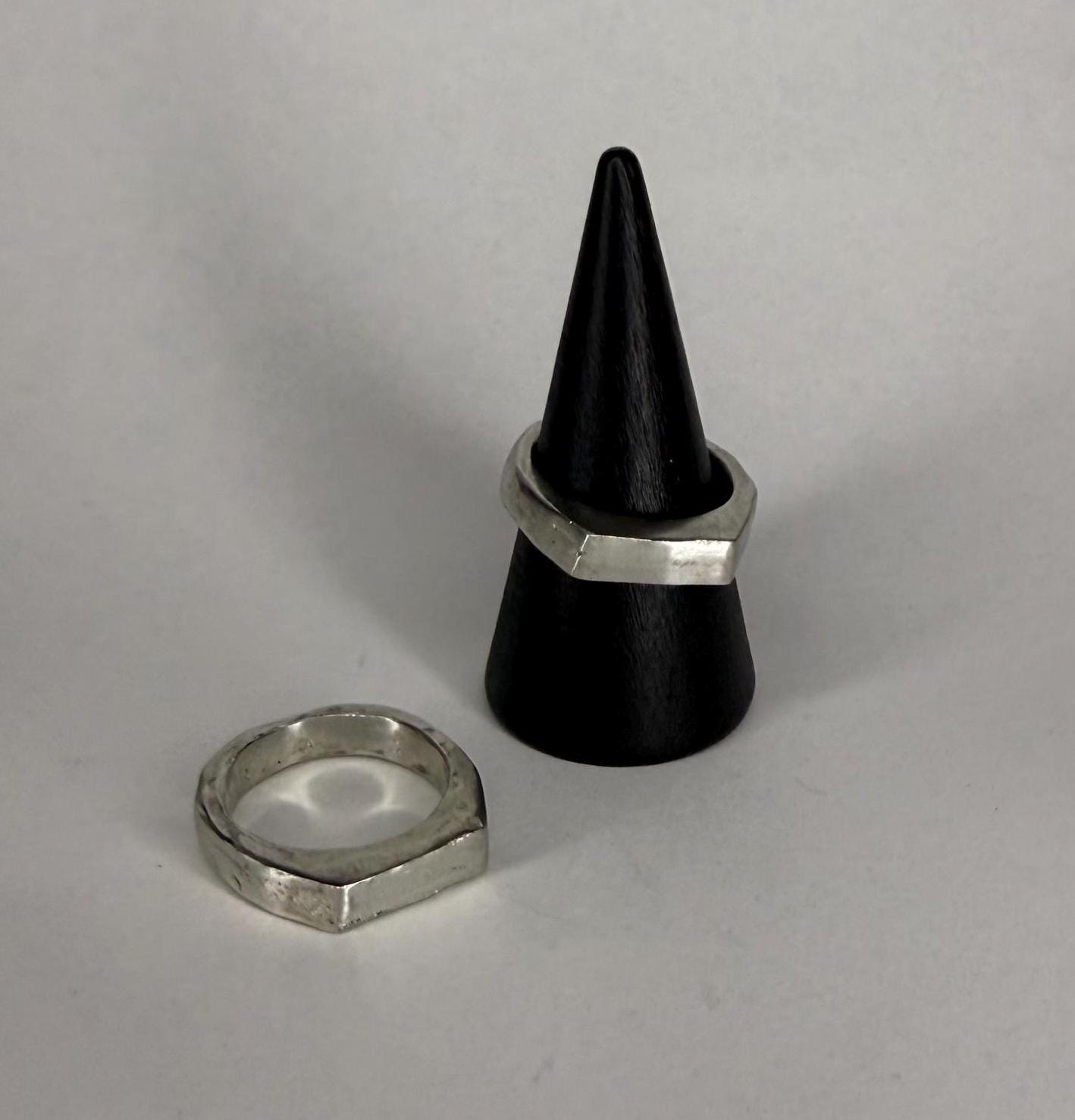 Rectangular signet ring